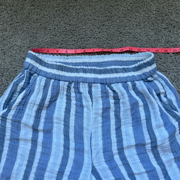 Beachlunchlounge Blue & White striped shorts size small - Picture 2 of 7